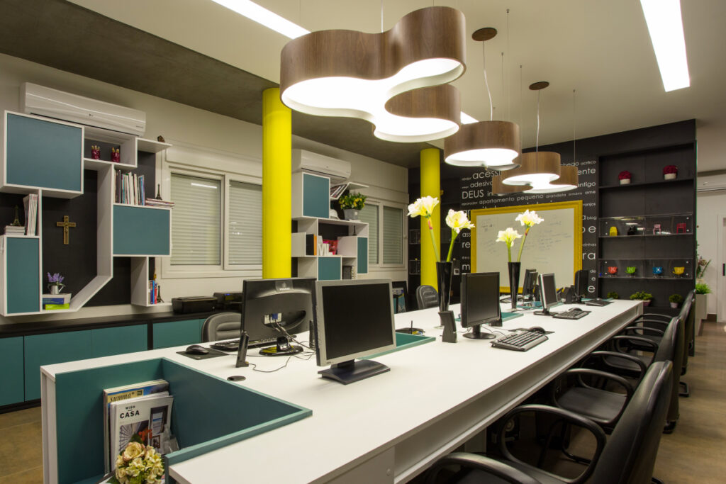 Iluminação para escritórios: 4 dicas para ambientes corporativos